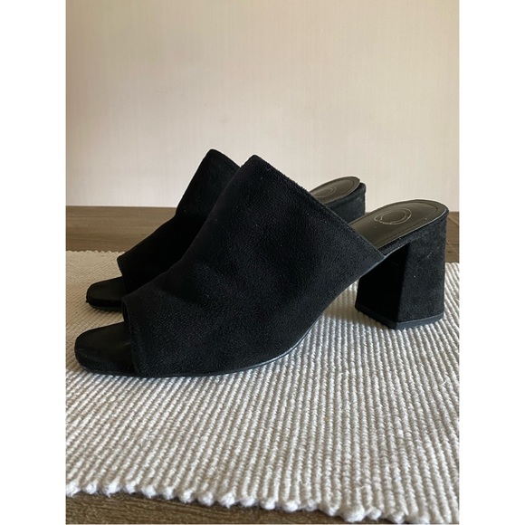 Journee Collection | Adelaide Chunky Heels - Picture 5 of 13